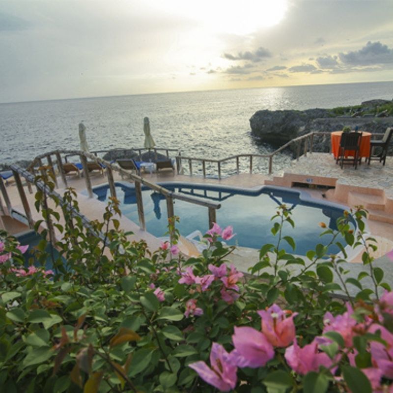 (image for) Taxi Service from Montego Bay Airport to Catcha Falling Star